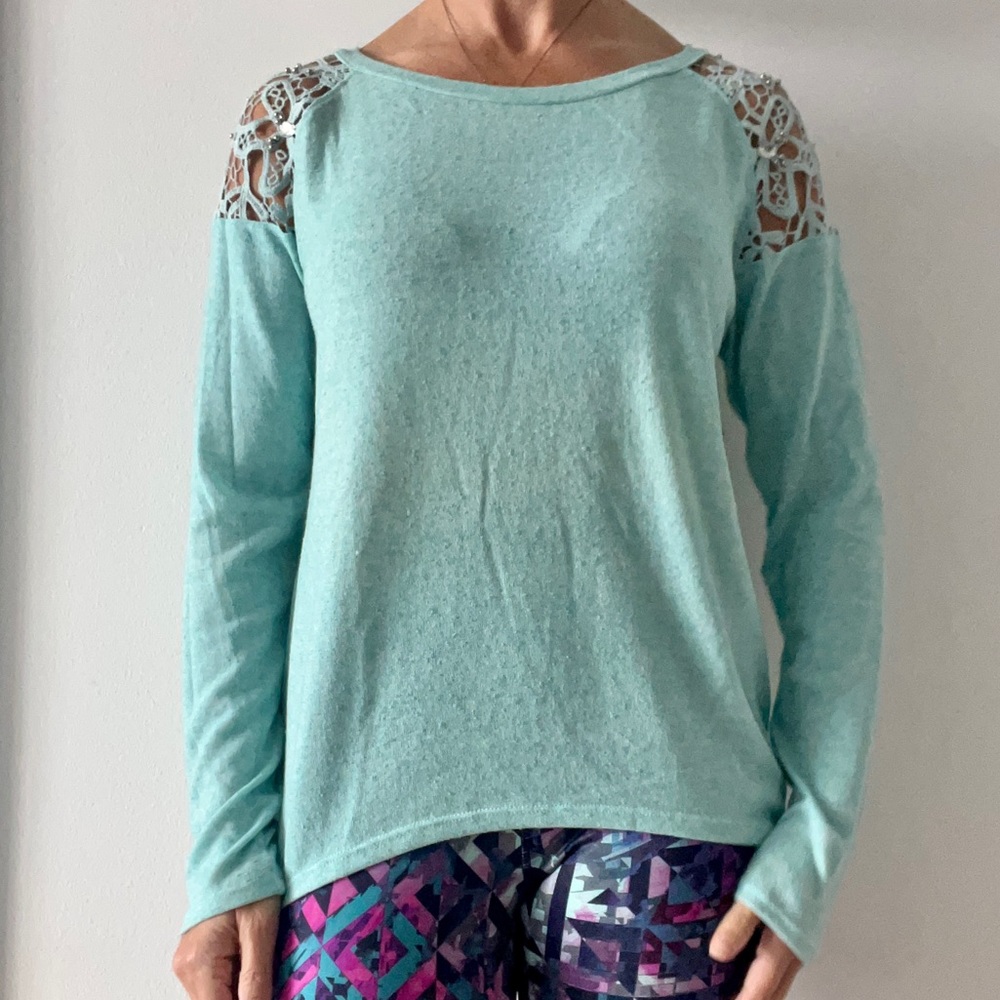 Crochet Jewel Shoulder Sweat Shirt